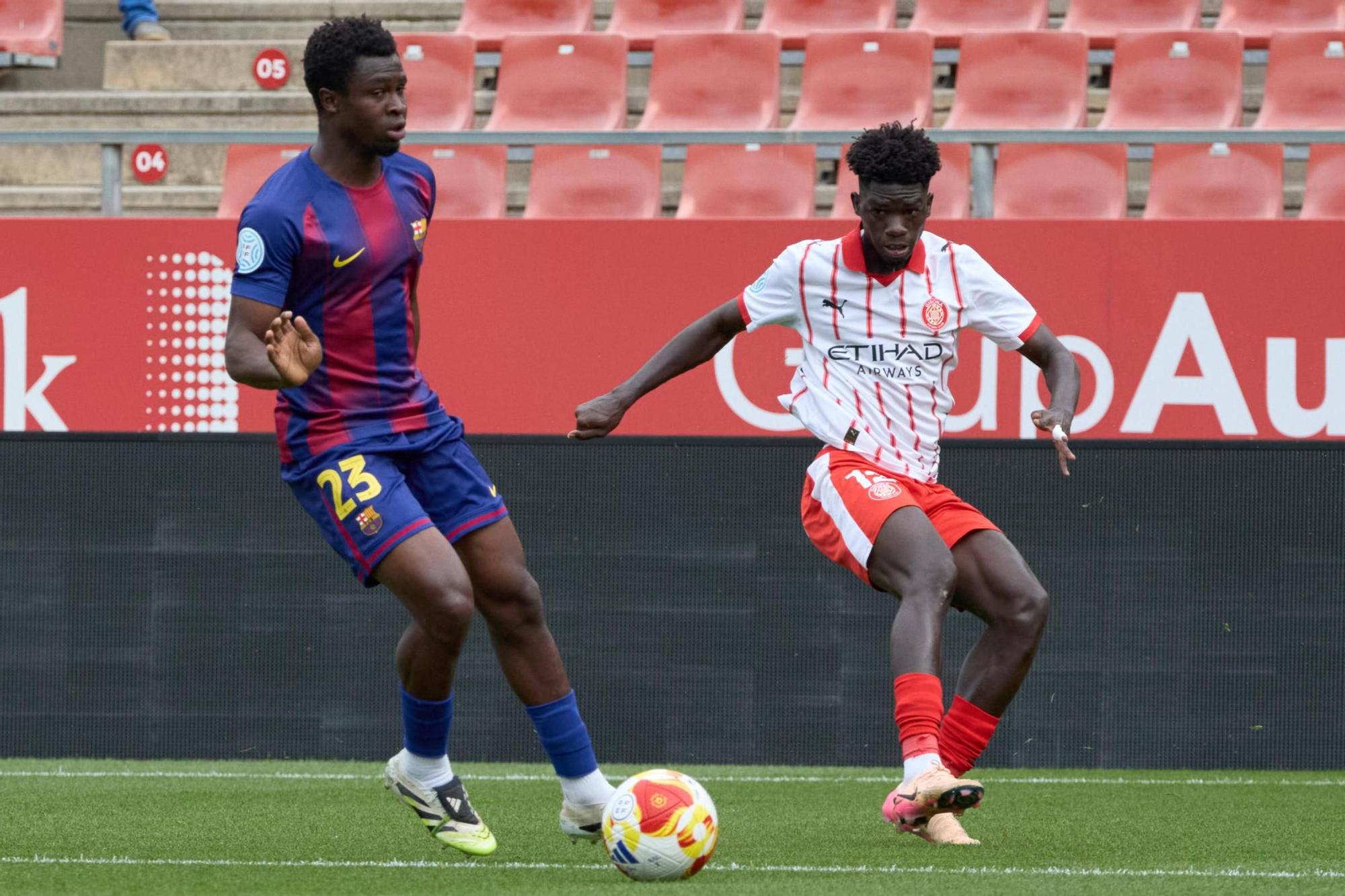 Les fotos del Girona B i Barça Atlètic