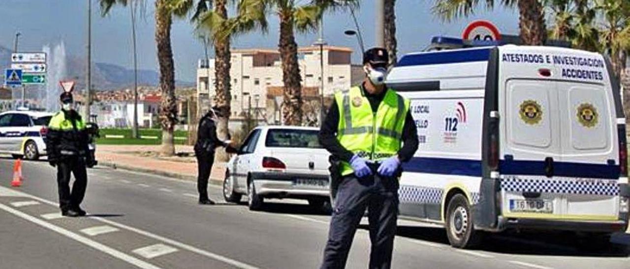 La Policía Local en un dispositivo durante el estado de alarma.