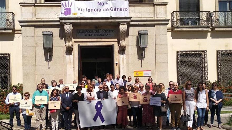 Minuto de silencio en la delegación del gobierno