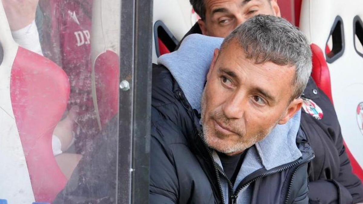 Óscar Cano, en un momento del partido. | J. L. F.