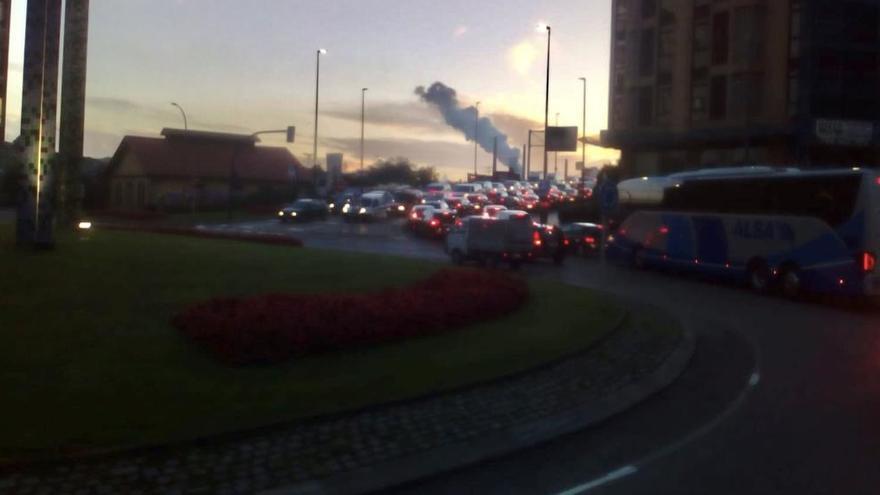 La rotonda de los Oficios, colapsada a primera hora de esta mañana