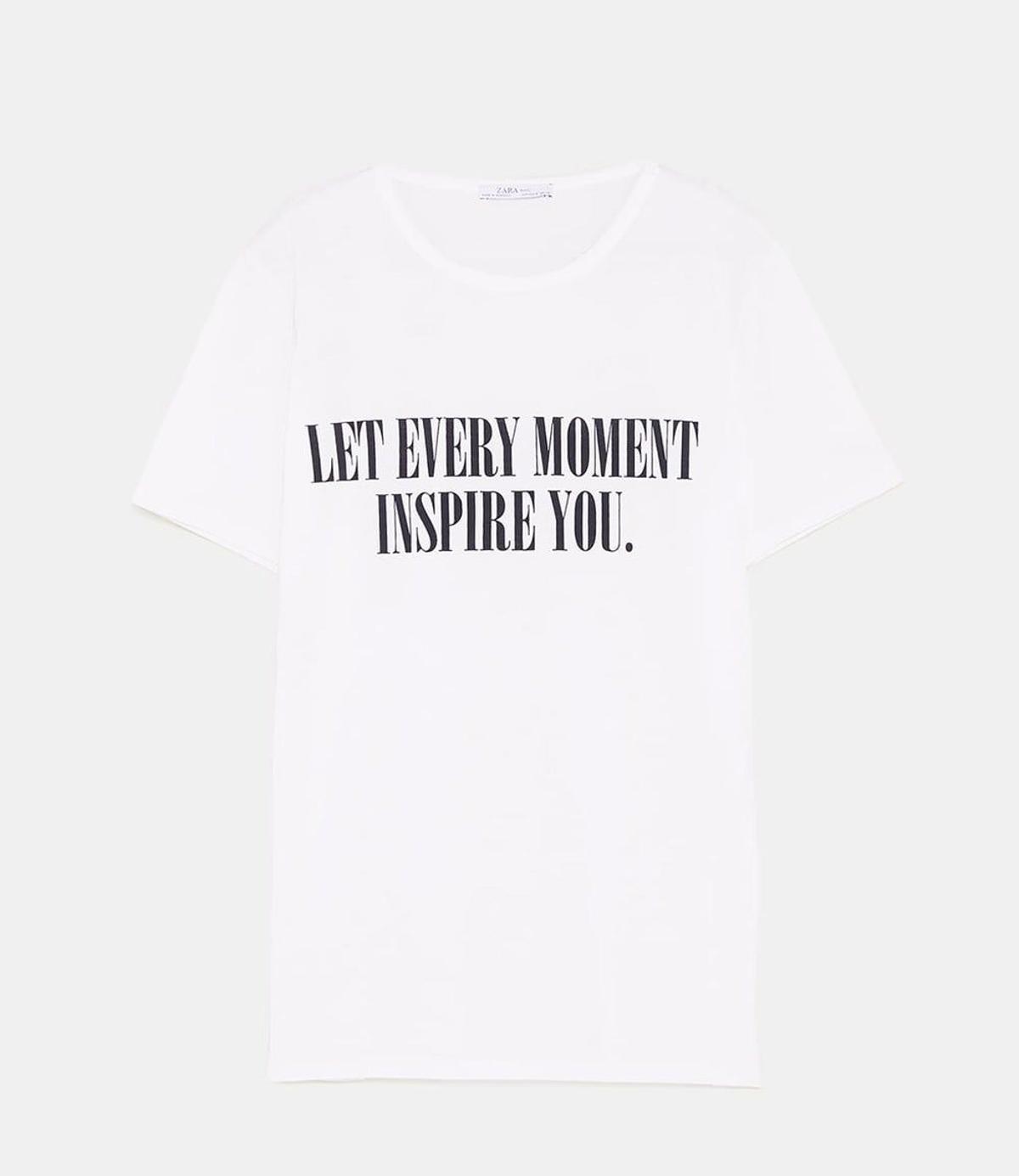 Camiseta con mensaje de Zara