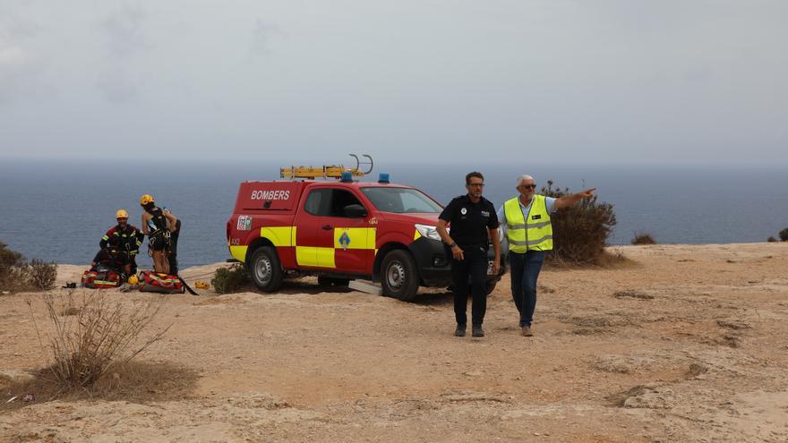 Un turista de 55 años muere al tropezar y caer desde un acantilado en Formentera