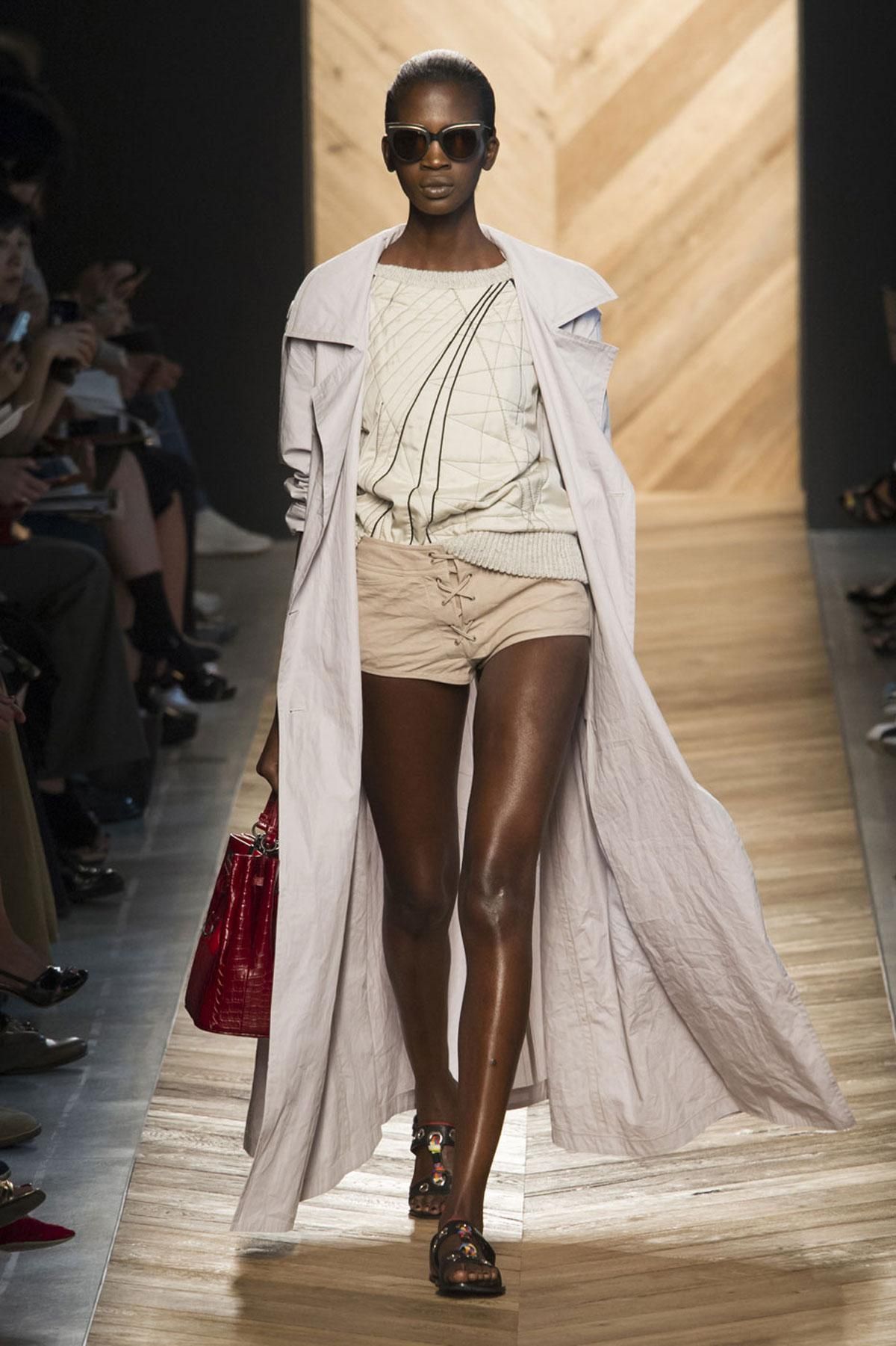 MFW: Bottega Veneta Primavera/Verano 2016, chaqueta larga