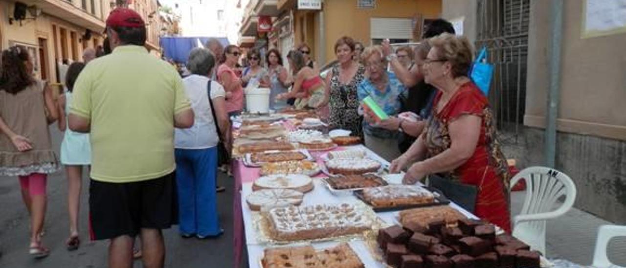 Degustación de repostería en Navarrés para recaudar fondos contra el cáncer