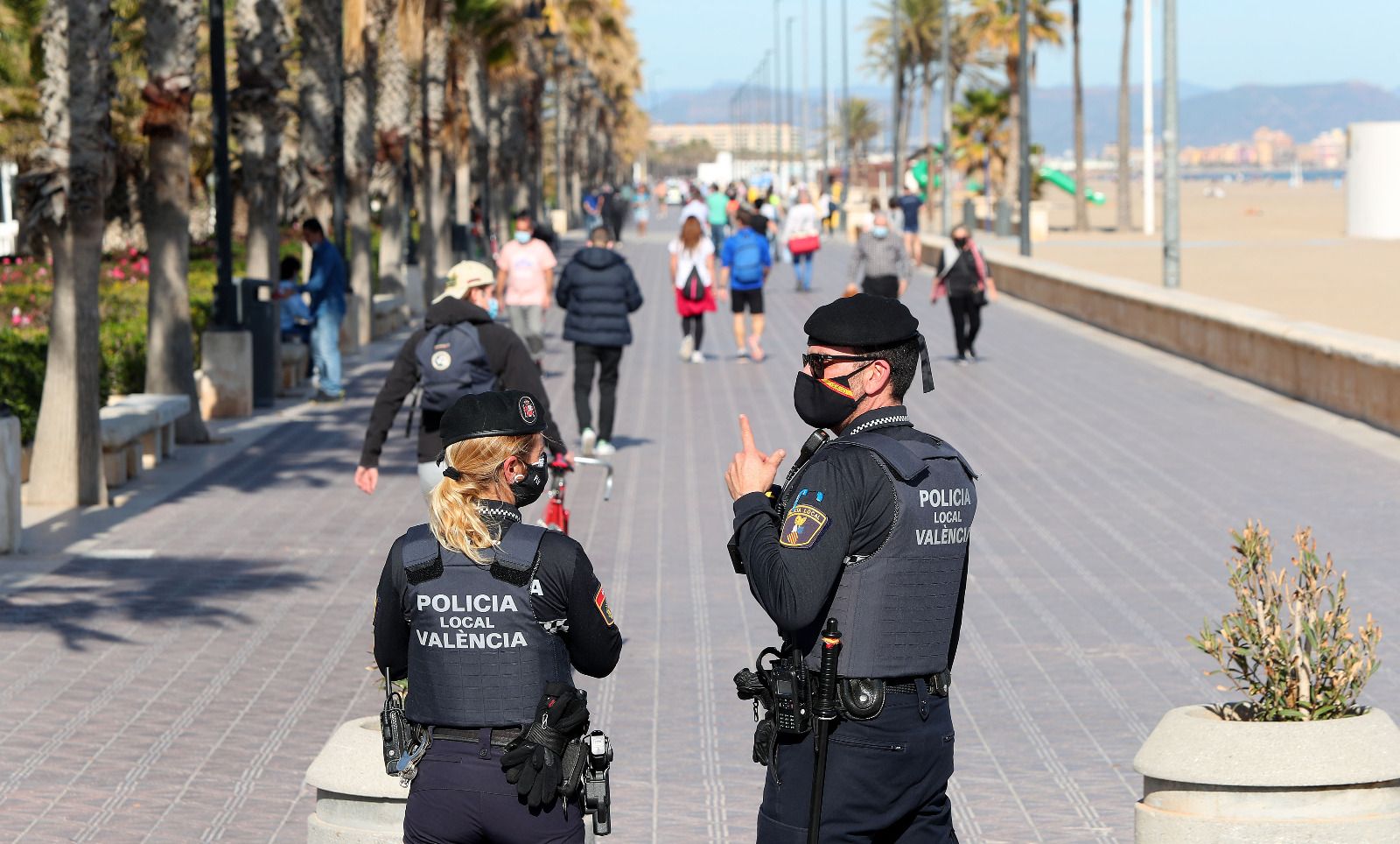 La playa de la Malva-rosa, blindada para evitar aglomeraciones