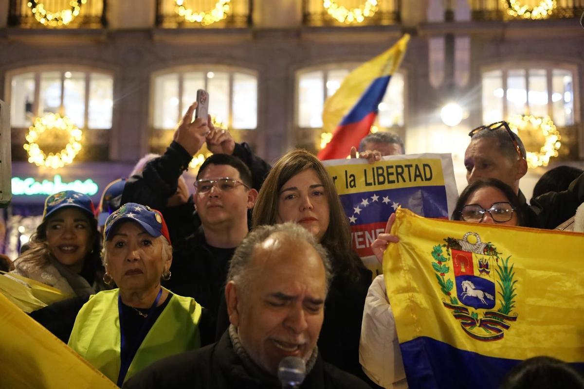 Diferentes asociaciones venezolanas se congregan en Madrid tras la captura de Maduro y exigen el fin del régimen.