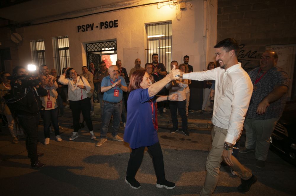 El PSPV-PSOE de Sagunt celebra en su sede una victoria histórica