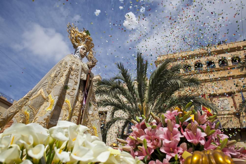 El Cristo Resucitado y de la Virgen de la Asunción inundan la ciudad de alegría y color