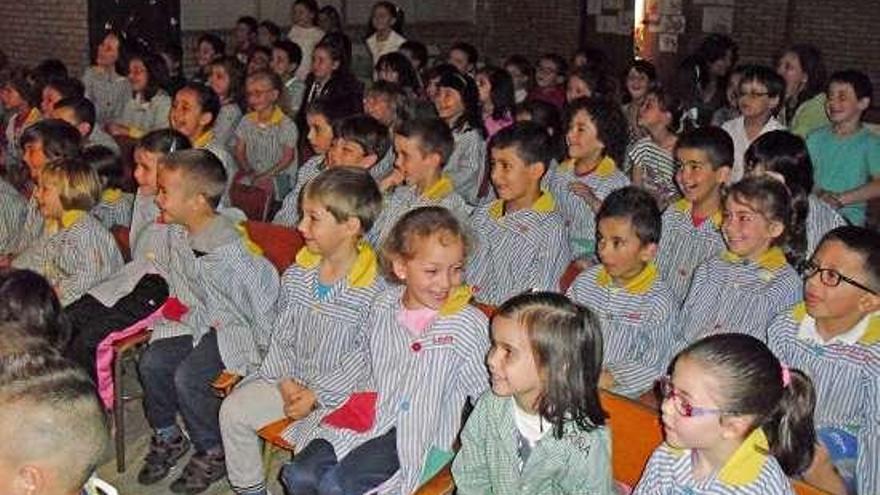 Un momento del homenaje a Díaz Castro en Chancelas. // G. S.
