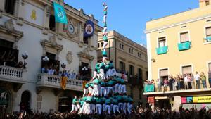 Els Castellers de Vilafranca fan història i carreguen un pilar mai vist