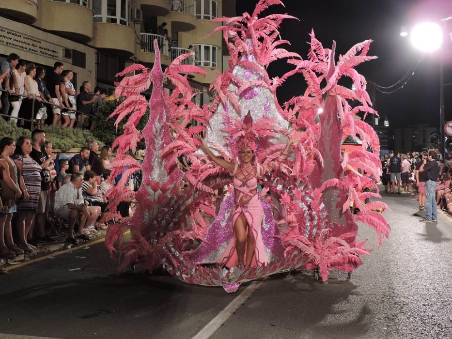 La bahía de Águilas se transforma en un gran teatro en su Carnaval de verano