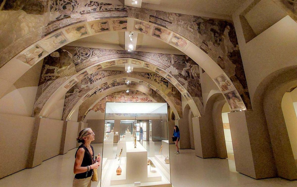 El MNAC insisteix en el perill de traslladar els murals de Sixena