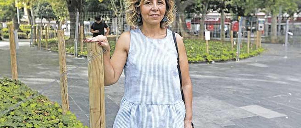 La presidenta de las Kellys Unión Balears, Shirley Siles, posa en Plaza España, donde se manifestaron el pasado 25 de agosto.