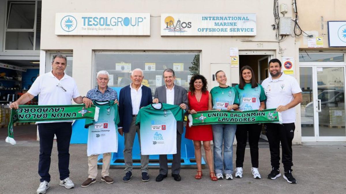El alcalde de Vigo acudió a la presentación del nuevo patrocinador.