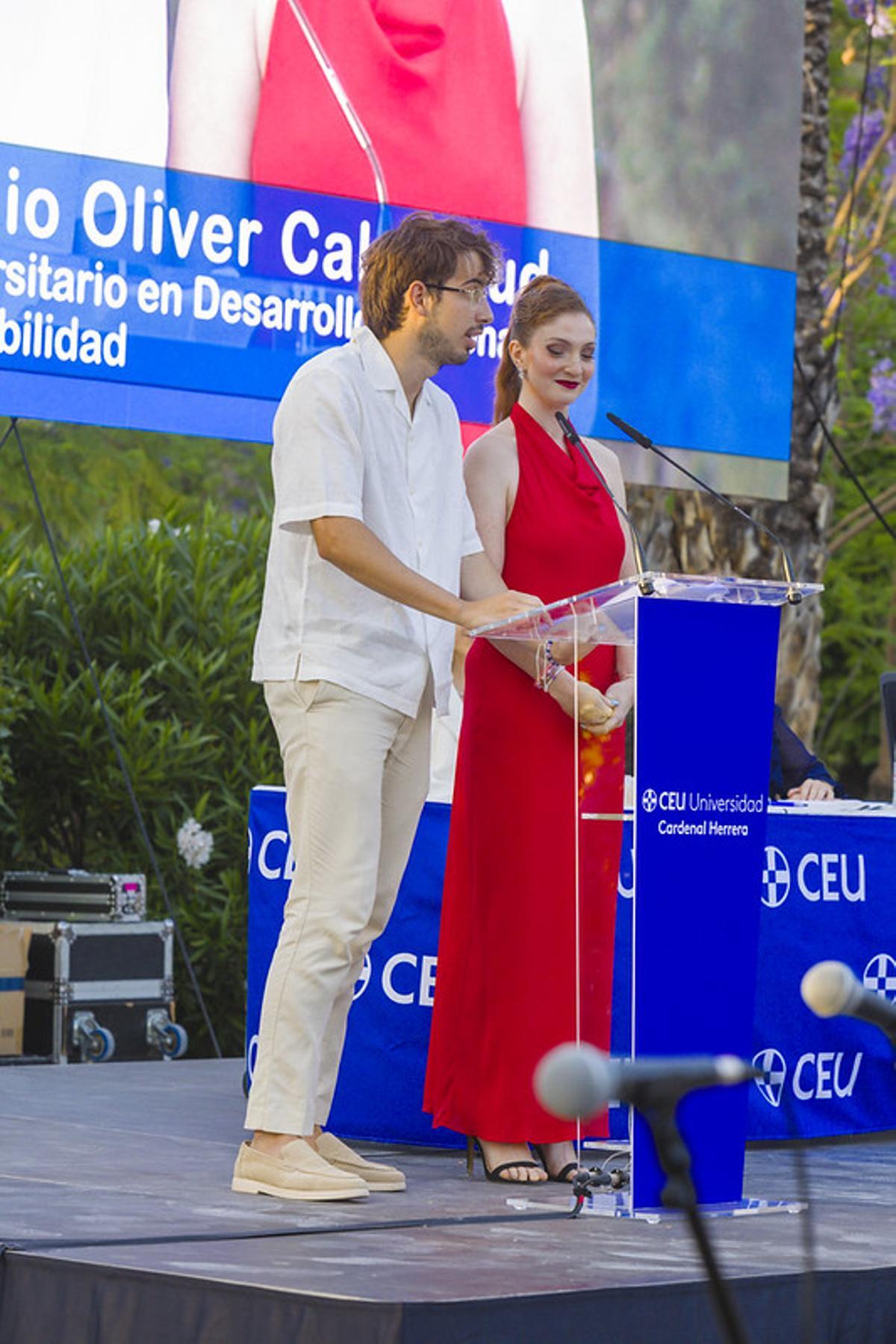 Alumnos en la graduación de la primera promoción del Diploma de Empleabilidad