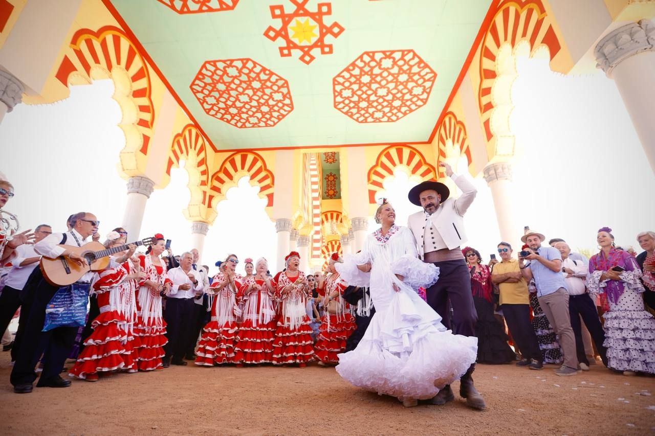 La Feria entra en calor con todas las mesas llenas