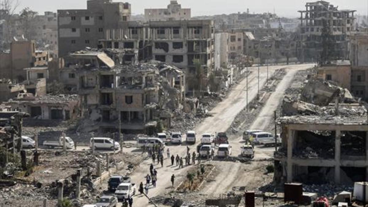 Edificios destruidos en la ciudad siria de Raqqa, el viernes pasado.