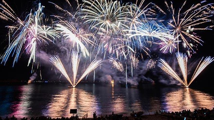 El castillo de fuegos artificiales de las Fiestas de Dénia: lugar