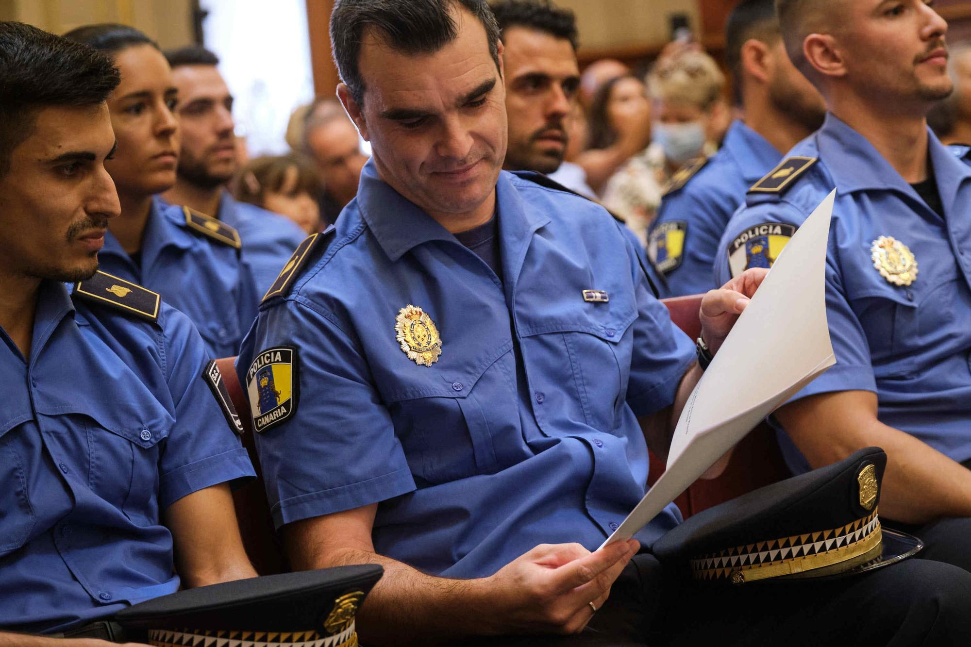 Toma posesión 30 nuevos agentes de la Policía Local Santa Cruz