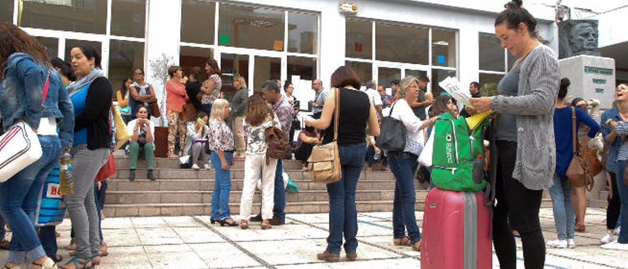 Cerca de 6.500 profesores aspiran a las 500 plazas convocadas por Educación