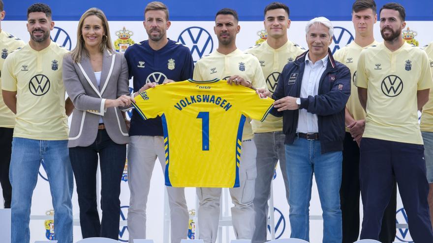 Volkswagen presenta la nueva flota para jugadores y técnicos de la Unión Deportiva Las Palmas