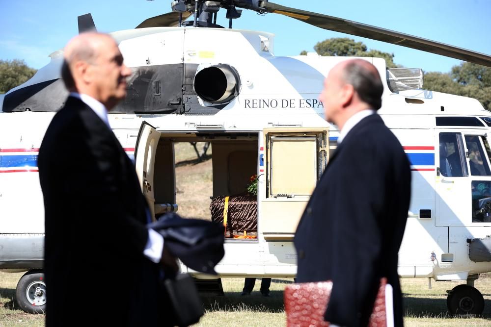 Los restos de Franco llegan a cementerio El ...