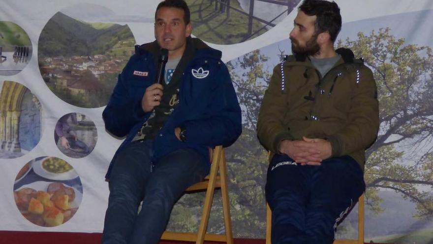 Esteban anima a los niños tinetenses a volver a jugar al fútbol en la calle