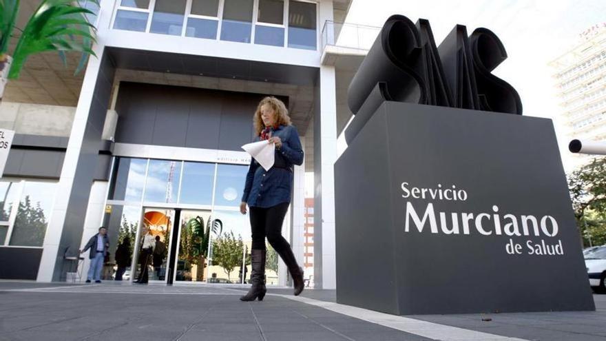 Más de 300 murcianos consultan a la Unión de Consumidores por las prótesis del SMS