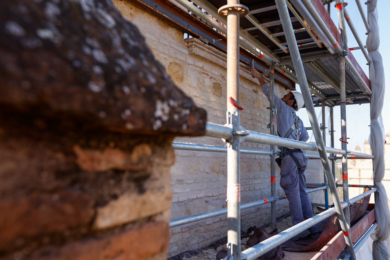 La restauración de la Torre del Homenaje y de la cubierta del Salón de Mosaicos