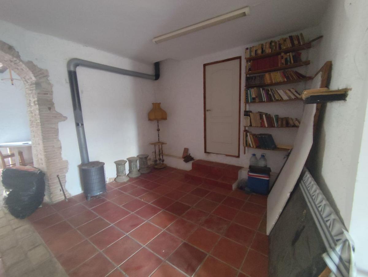 Galería de fotos: Una casa con molino sale a la venta en Burriana por 185.000 euros Galería de fotos: Una casa con molino sale a la venta en Burriana por 185.000 euros