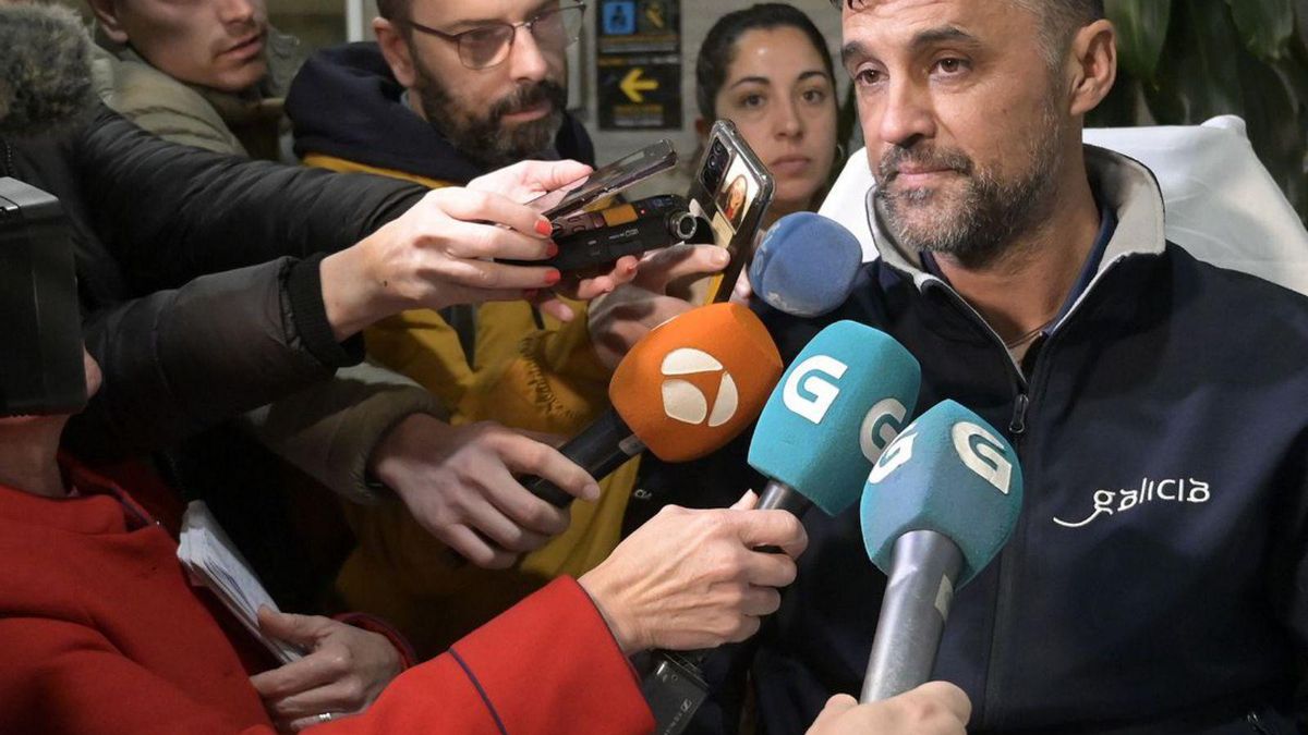 Gustavo Dacal atendió a los medios nada más aterrizar en Galicia desde México para continuar con su tratamiento médico.