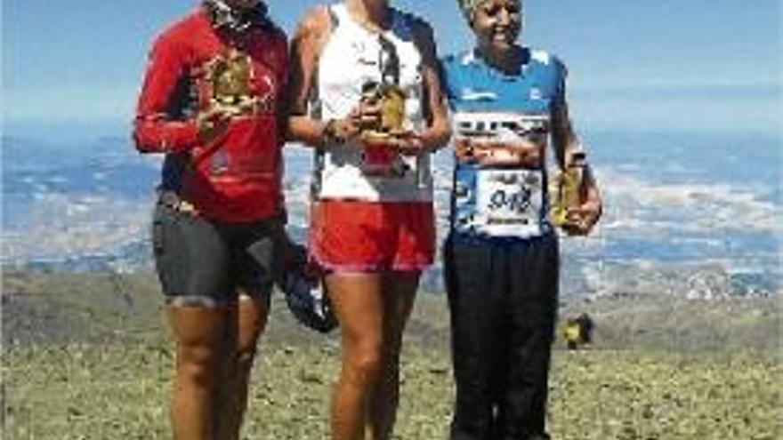 Marta Segura, a la dreta, acompanyada de les dos primeres