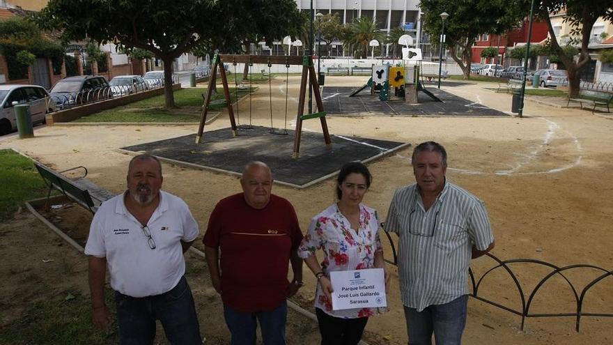 Vecinos de Ciudad Jardín, en 2012, con la petición de parque para Gallardo Sarasúa.