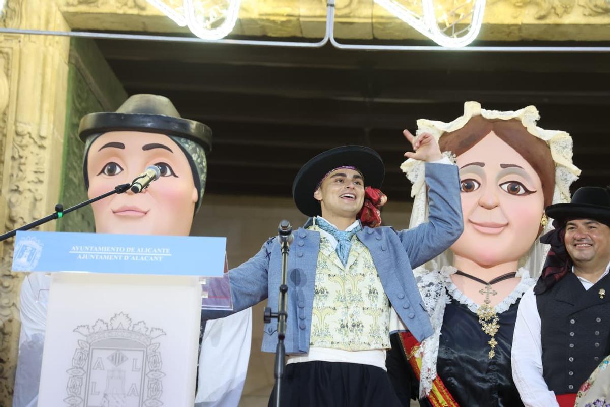 Funzo reivindica en su pregón las Hogueras como identidad de Alicante