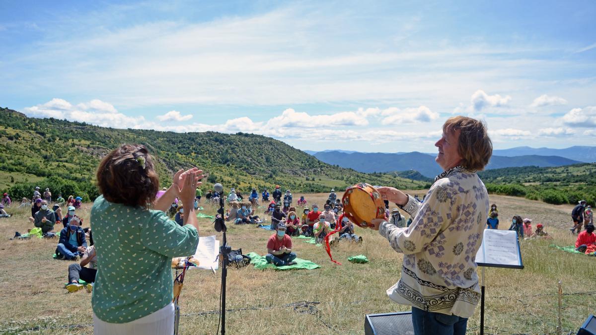 Actuación del grupo de folk aragonés Biella Nuei en el SoNna Huesca 2021.