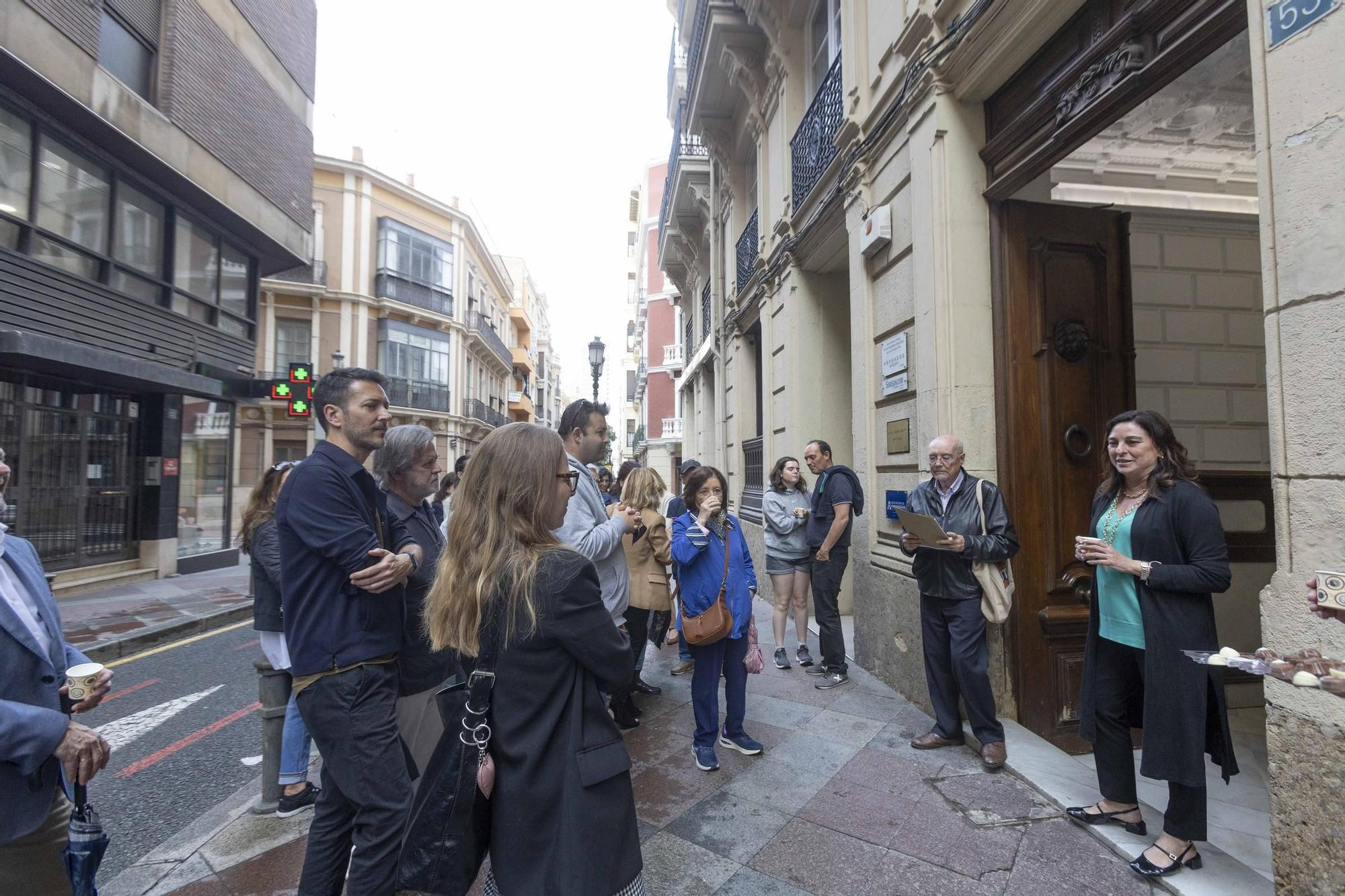Un recorrido guiado inaugura el Eje Cultural San Fernando de Alicante