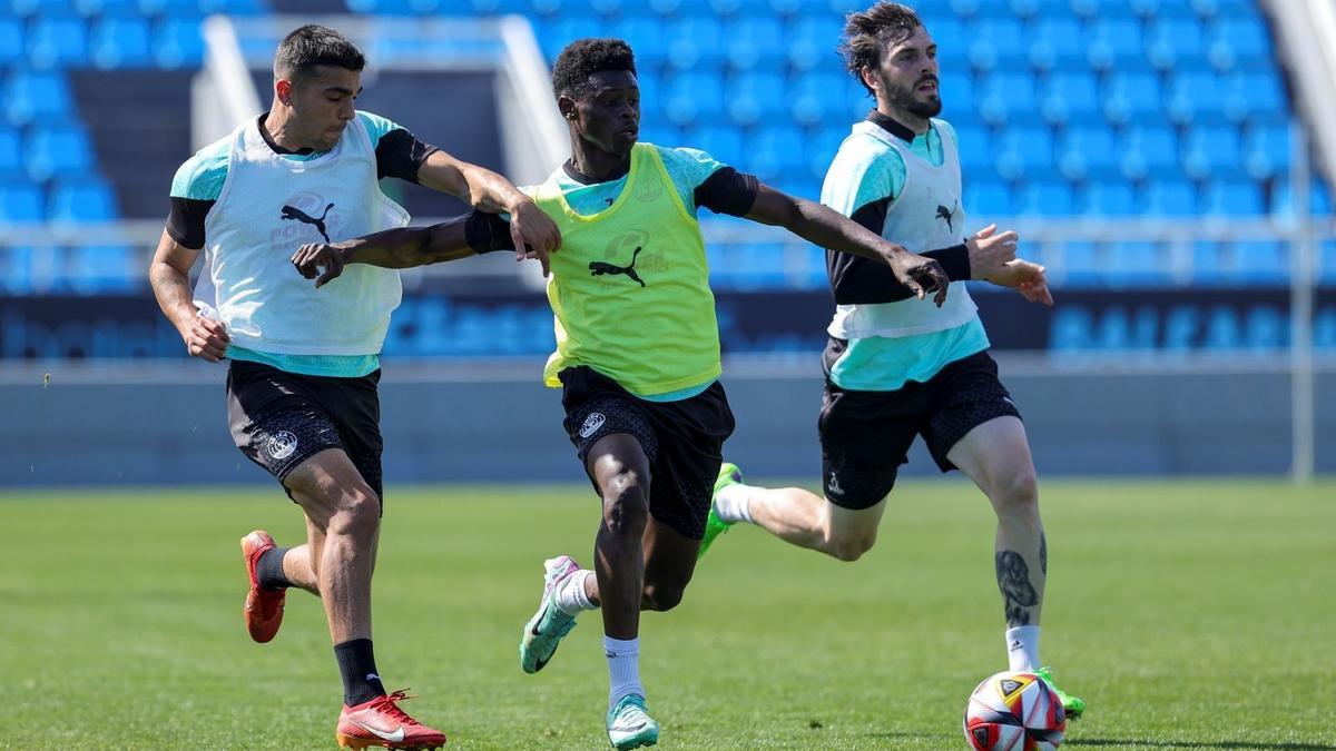 Entrenamiento de la UD Ibiza previo al viaje a San Fernando.