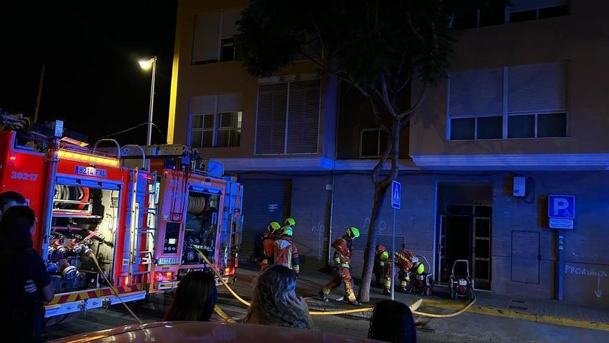 Un atendido por inhalación de humo en un incendio en Manises