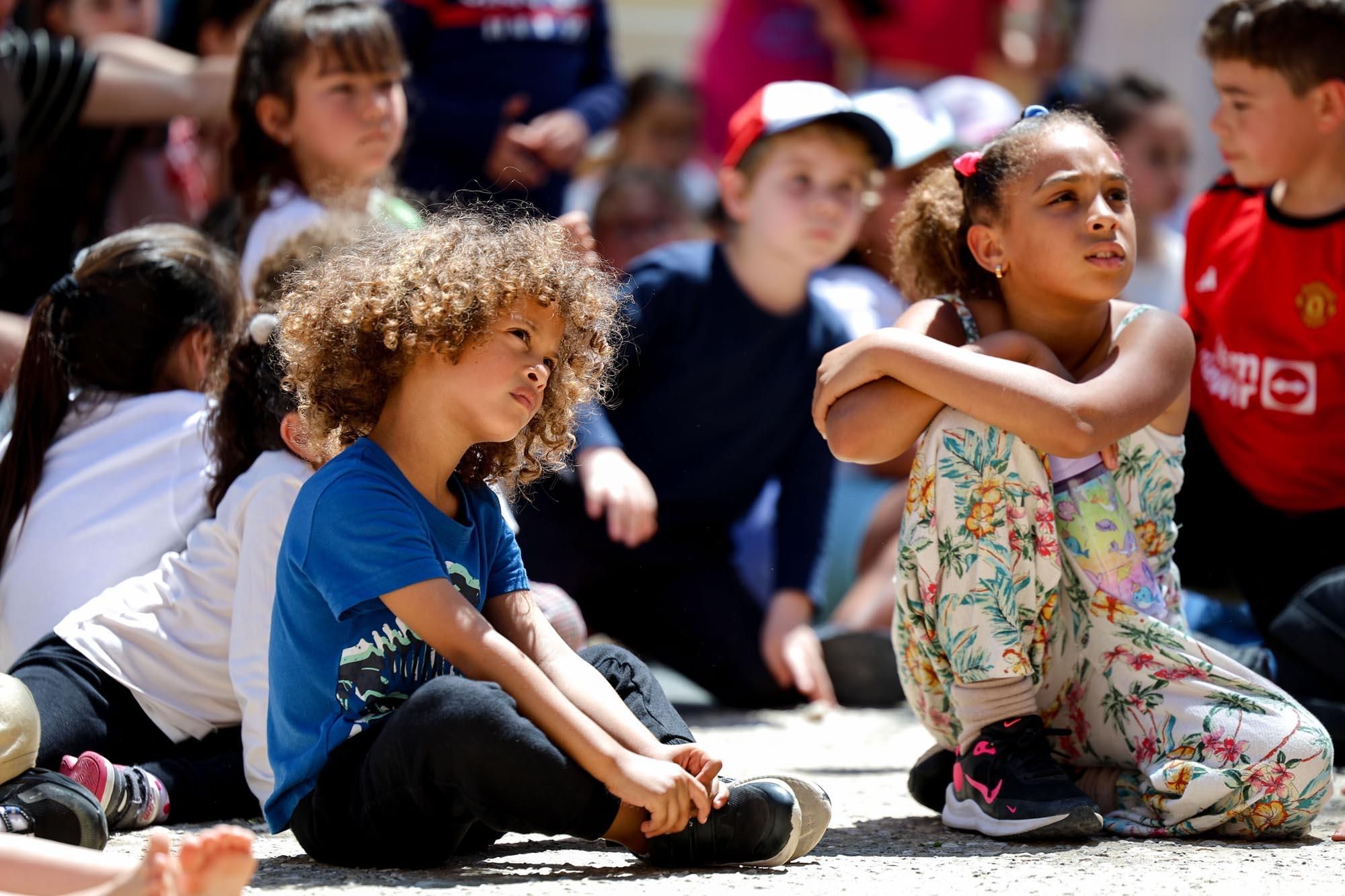 Los escolares de Ibiza visitan la feria Eivissa Medieval