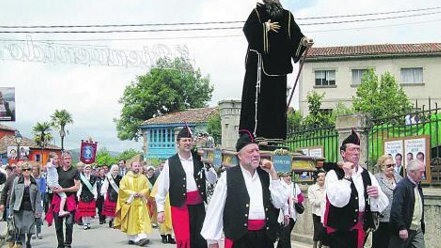 La procesión en honor de San Francisco de Paula.