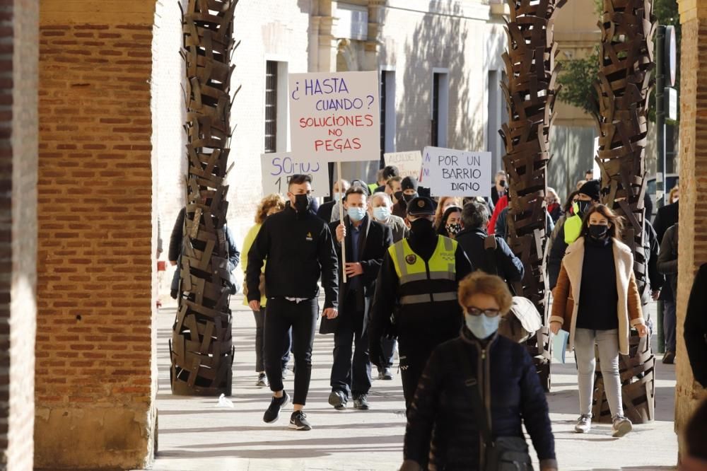 Vecinos de La Paz lanzan un SOS a Ballesta para que agilice el plan de Rejas