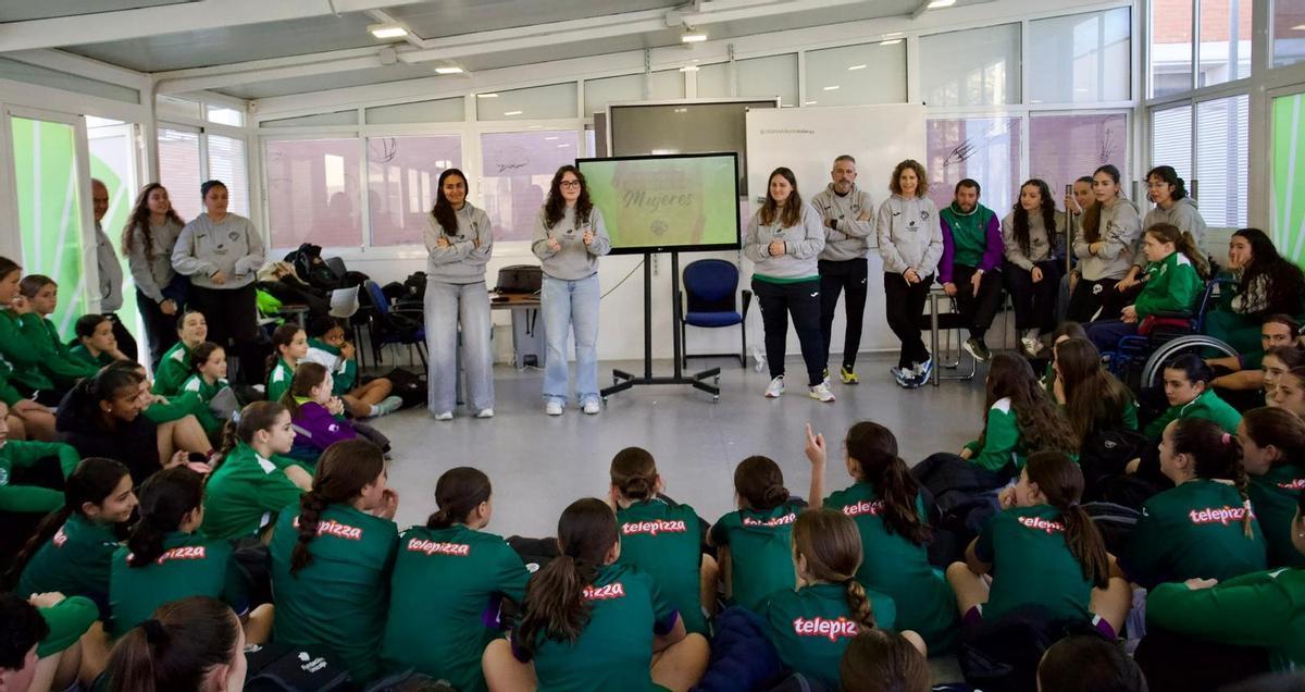 Charla de Ebg Málaga para reforzar la figura de la mujer en el deporte.