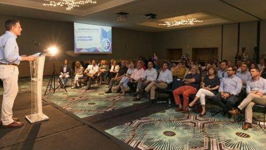 El presidente del PP de Ibiza, José Vicente Marí Bosó, durante su discurso en la conferencia política en el Hard Rock Hotel.