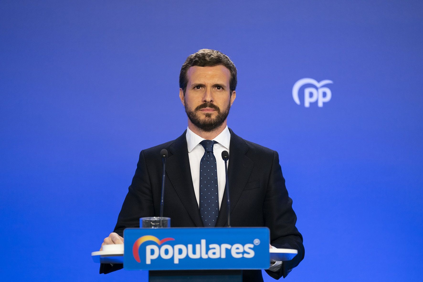 Archivo - El presidente del PP, Pablo Casado, en una rueda de prensa en Génova.