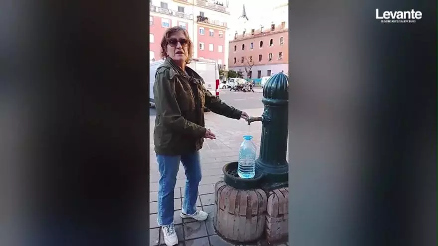 Un mes con el agua cortada: el último pulso del fondo francés a la inquilina de la calle Sogueros