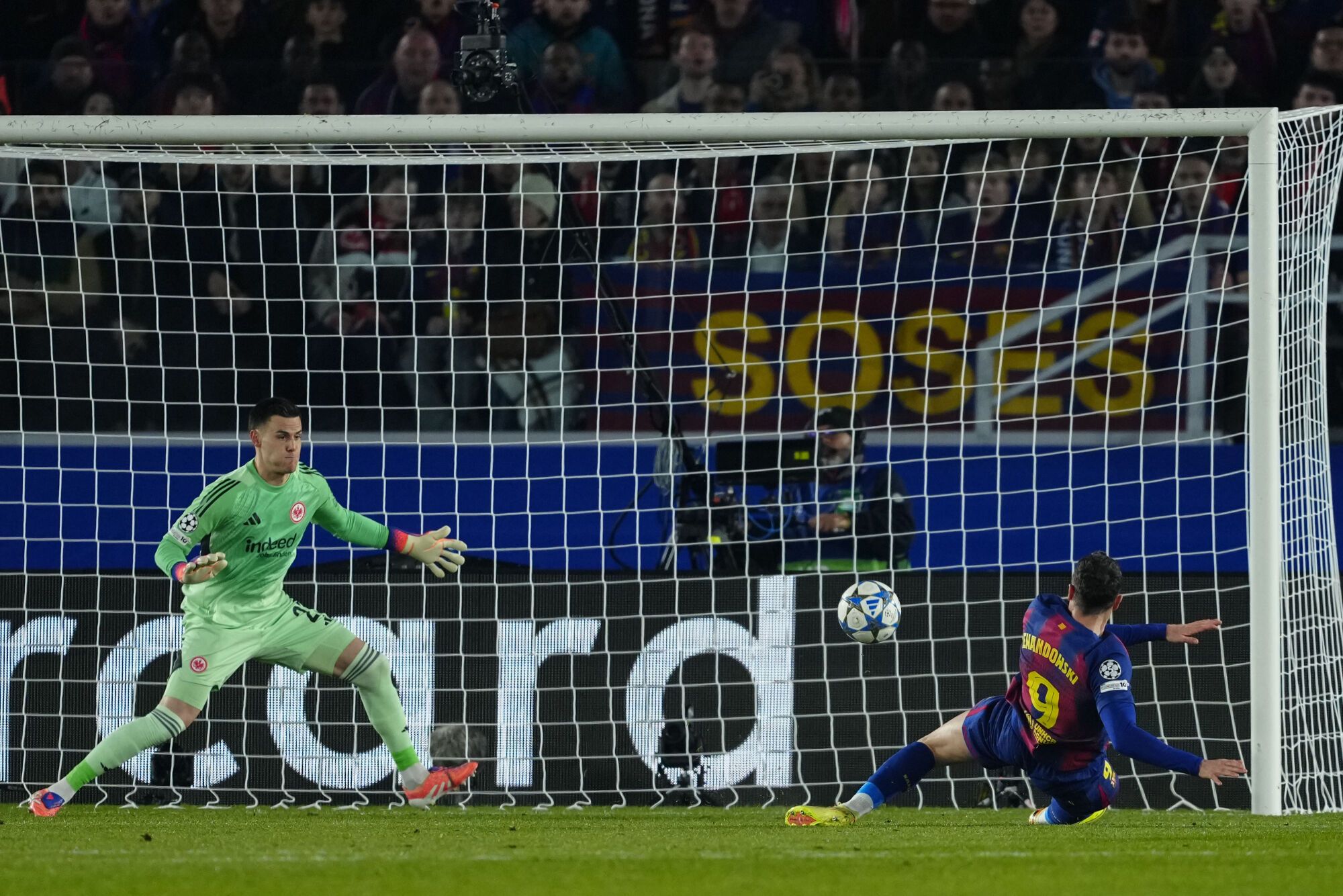 Champions League: FC Barcelona - Eintracht Frankfurt.