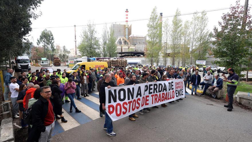 Segunda jornada de huelga en Ence de Pontevedra con discrepancias entre trabajadores de fábrica y oficinas