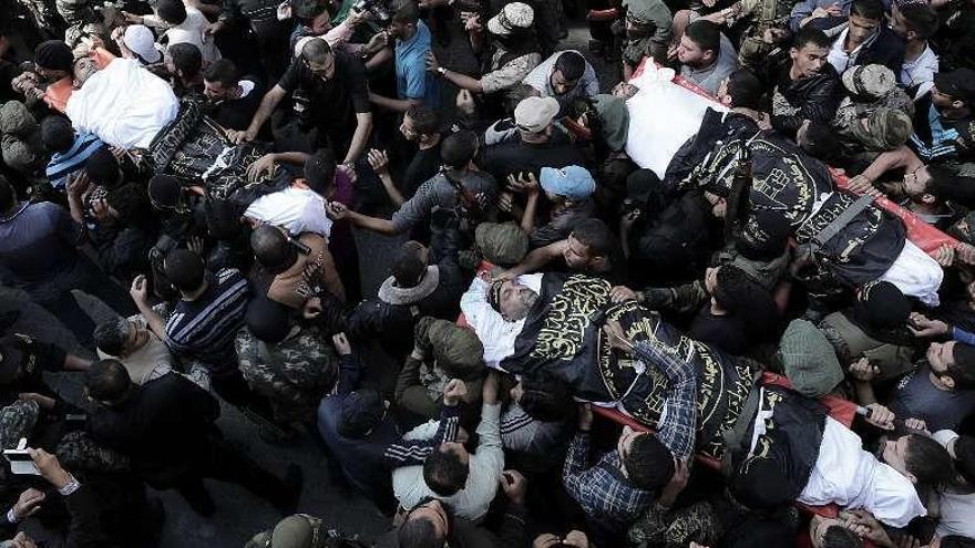 Funeral de varios de los milicianos islamistas muertos en Gaza.