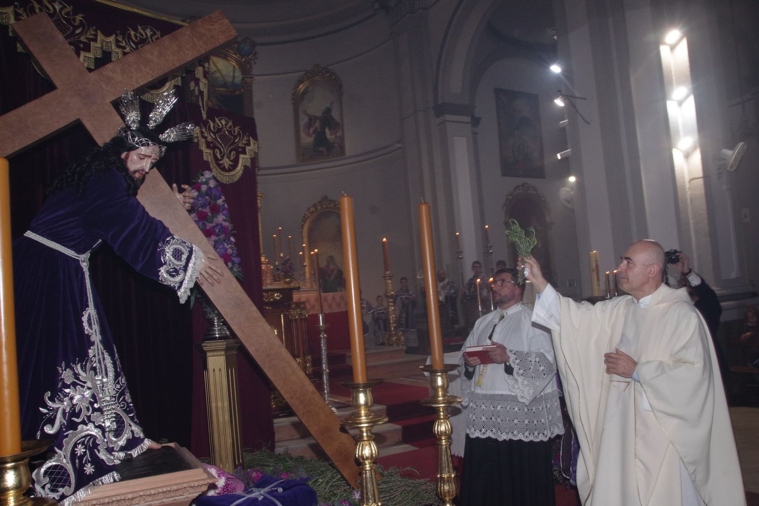 Bendición de la nueva imagen de Jesús con la Llaga en el Hombro, de Alejandro Paneque